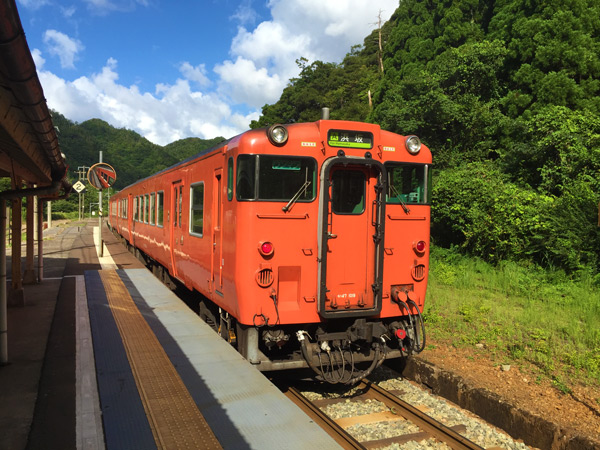 山陰本線居組駅